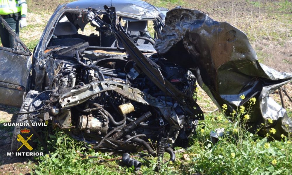 COCHE ACCIDENTADO