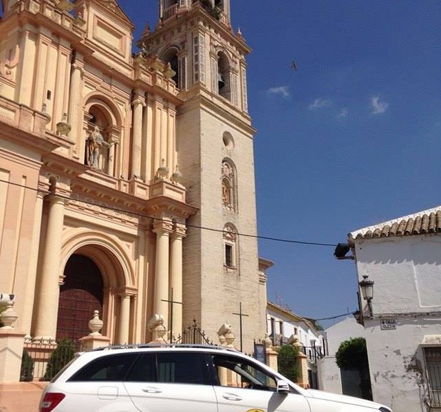 Las nuevas rutas de taxi a demanda en pueblos de la Campiña y la Sierra Sur, en servicio