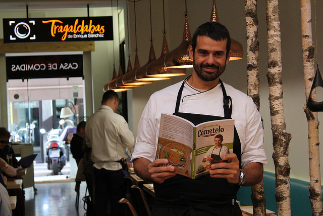 El segundo libro de Cómetelo continúa con la defensa de la gastronomía  andaluza cien por cien - AION SUR