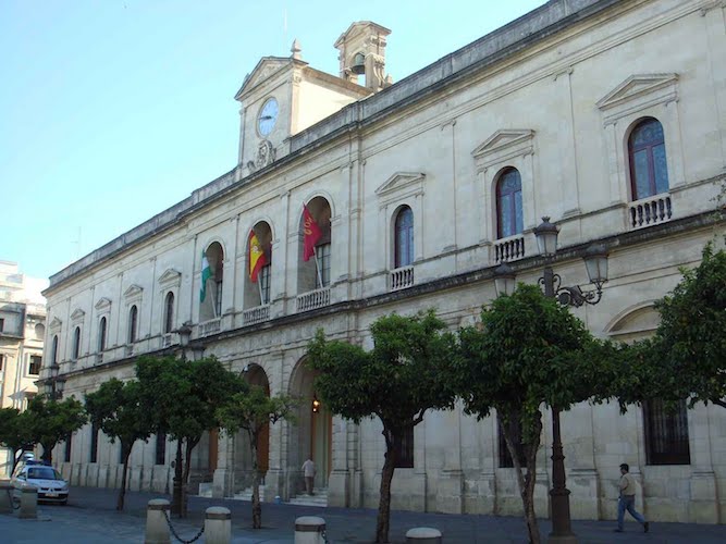 Los hosteleros solicitan una calle en Sevilla para el empresario fundador del Grupo Robles