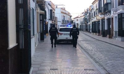 La Policía de Arahal denuncia a un vecino de Puebla de Cazalla por tirar petardos en la vía pública