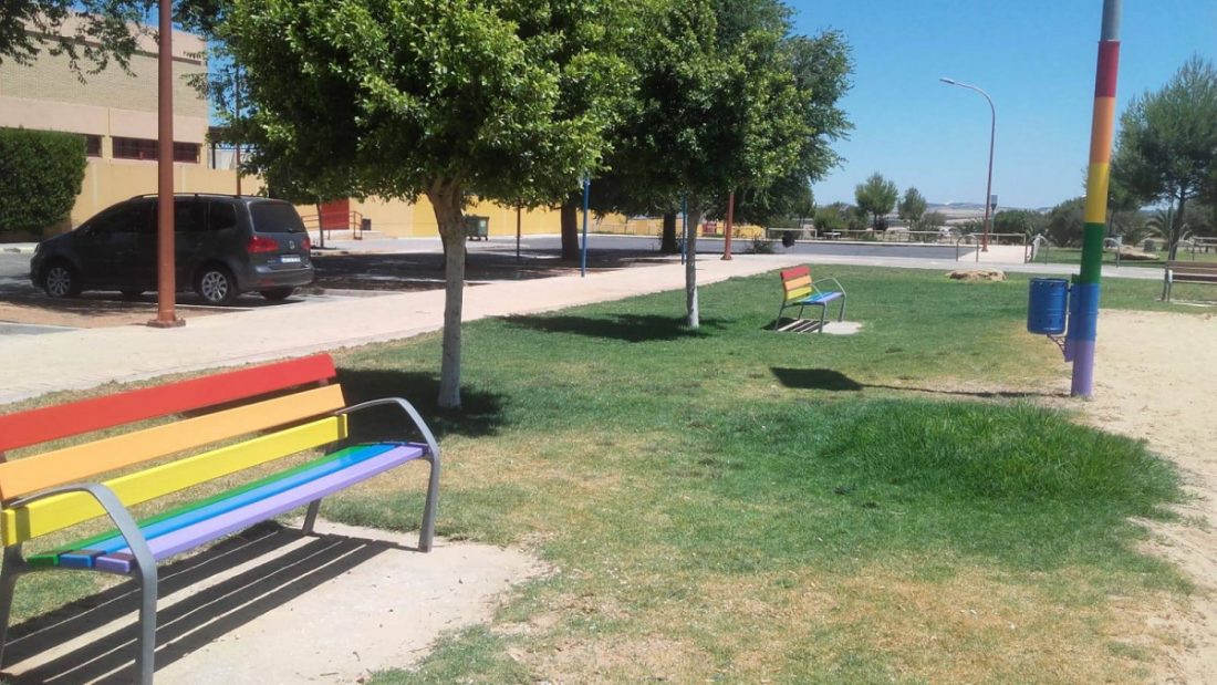 Arahal muestra su "orgullo" en el mobiliario urbano