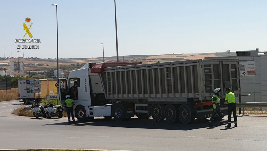 Detenido un camionero por circular bajo los efectos del alcohol, con retirada de carnet y exceso de horas