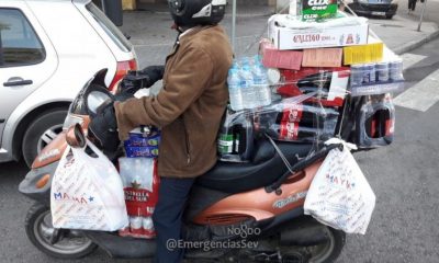 Denunciado por llevar toda la compra acumulada en un ciclomotor