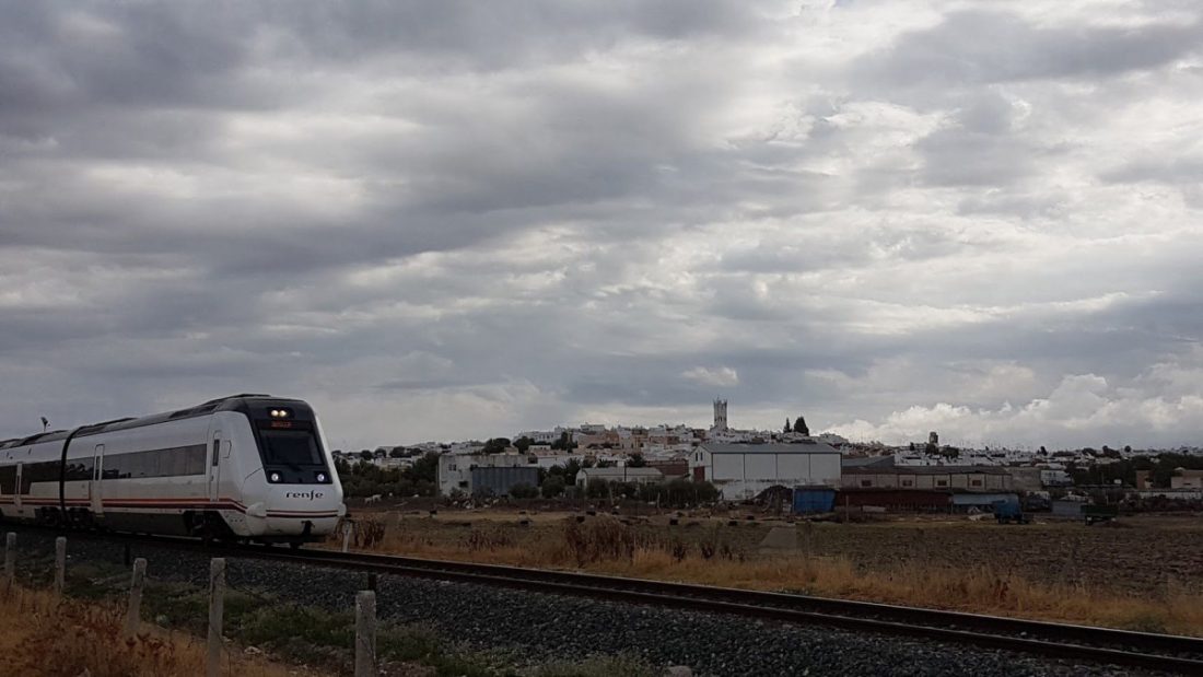 Renfe incorpora paradas en Bellavista y Virgen del Rocío en trenes de Media Distancia línea Sevilla-Málaga