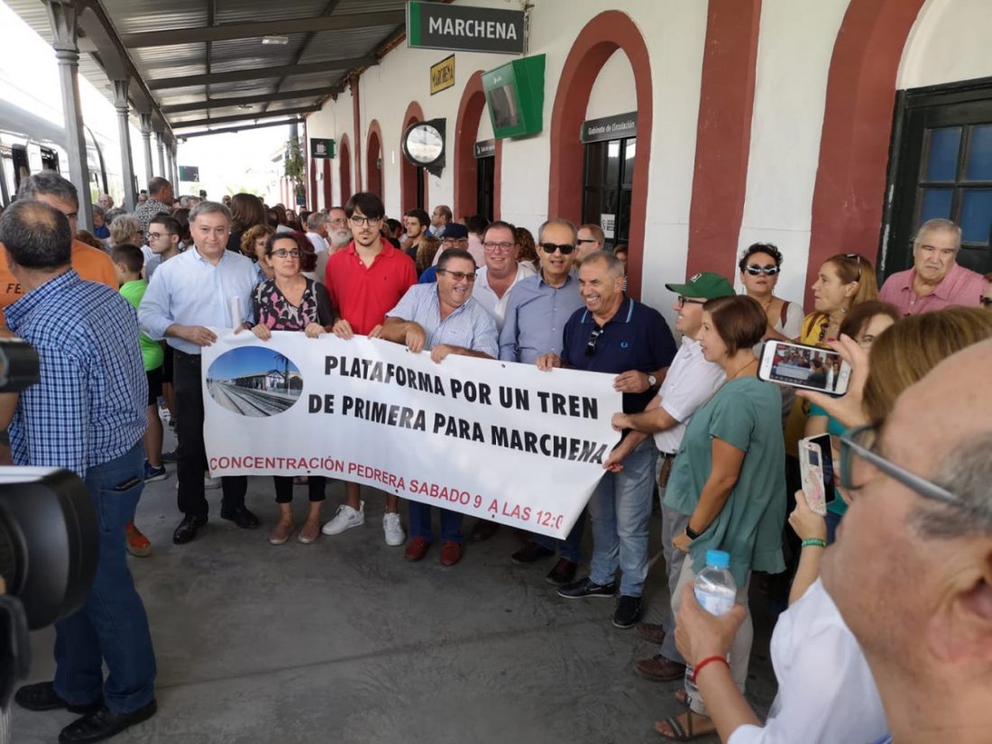 Dos comarcas de la provincia, en pie de guerra para que "no muera el tren"