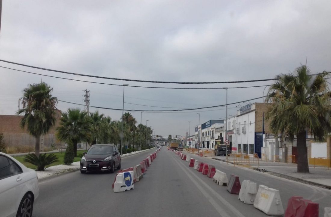 La empresa de la obra de la Carretera Villamartín dice haber encontrado "muchas dificultades" que demoran su final