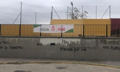 La Policía Local de Arahal coge "in fraganti" a dos menores realizando pintadas en un muro junto a un colegio