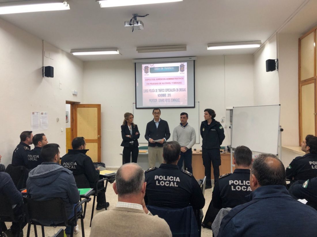 La Policía Local de Alcalá recibe formación para las pruebas de detección y control de drogas