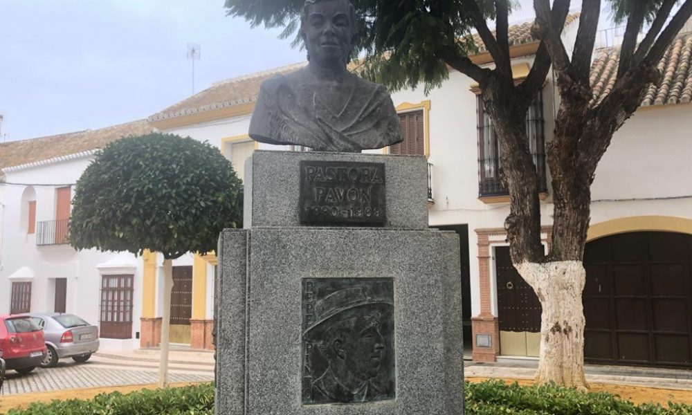 Nina peines monumento