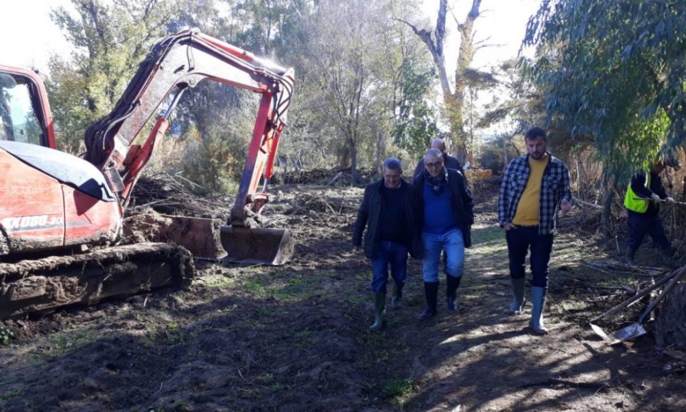 Avanzan a buen ritmo los trabajos de limpieza y conservación del río Corbones para frenar las inundaciones