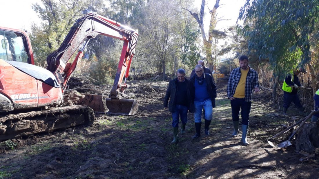 Avanzan a buen ritmo los trabajos de limpieza y conservación del río Corbones para frenar las inundaciones