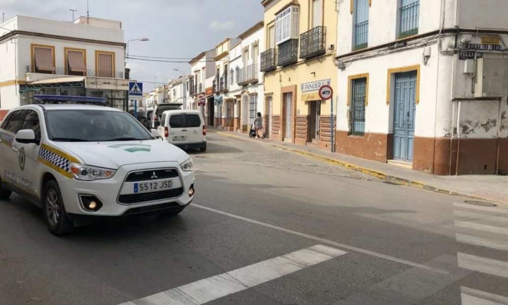 Presentadas por registro las firmas de vecinos de tres calles de Arahal que piden controlar el exceso de velocidad de los vehículos 