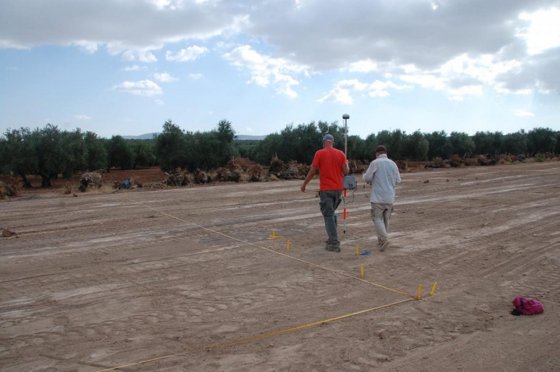 Descubren una calzada y edificación romana junto a las termas de Herrera