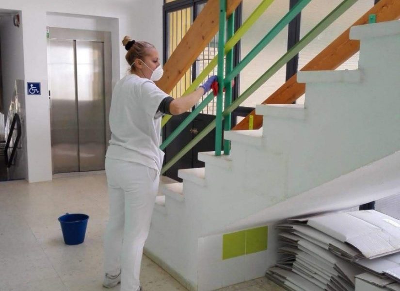 Plan de desinfección general en Marchena, con apoyo de una empresa privada