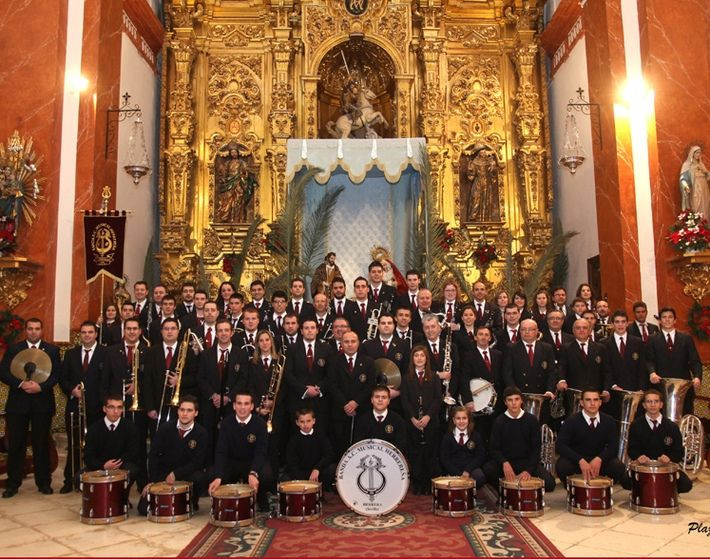 Herrera vive cada tarde la Semana Santa en los balcones