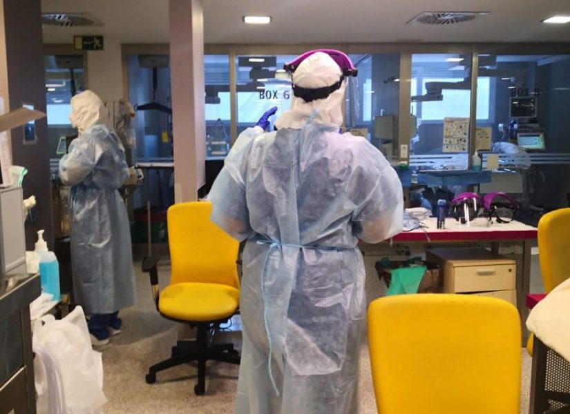 Una enfermera de UCI: “Nunca pensé que sería soldado en una guerra”