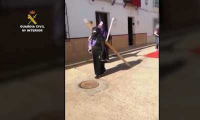 Simulan una procesión en Peñaflor y acaban denunciados por saltarse el confinamiento