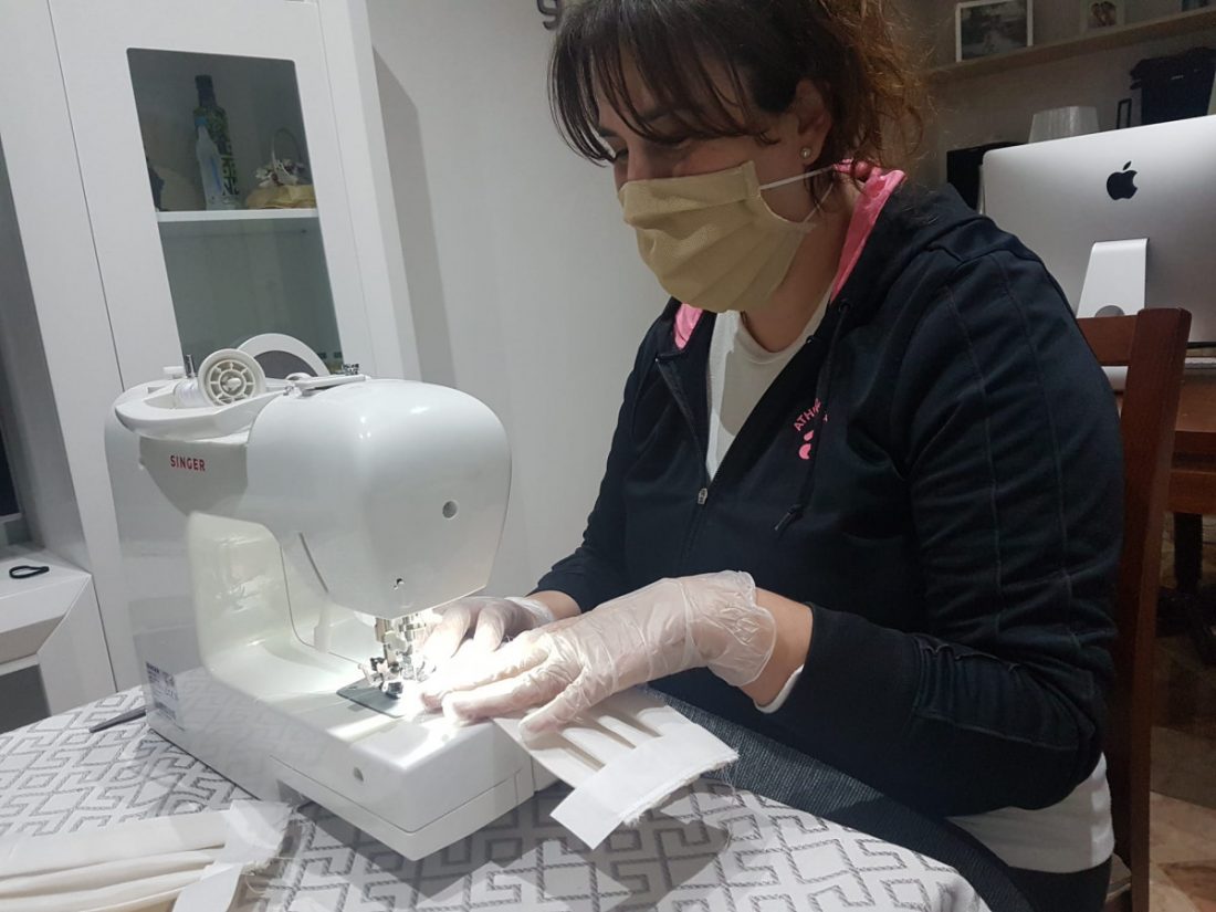 La Roda confecciona mascarillas infantiles para proteger a los menores en su salida a la calle