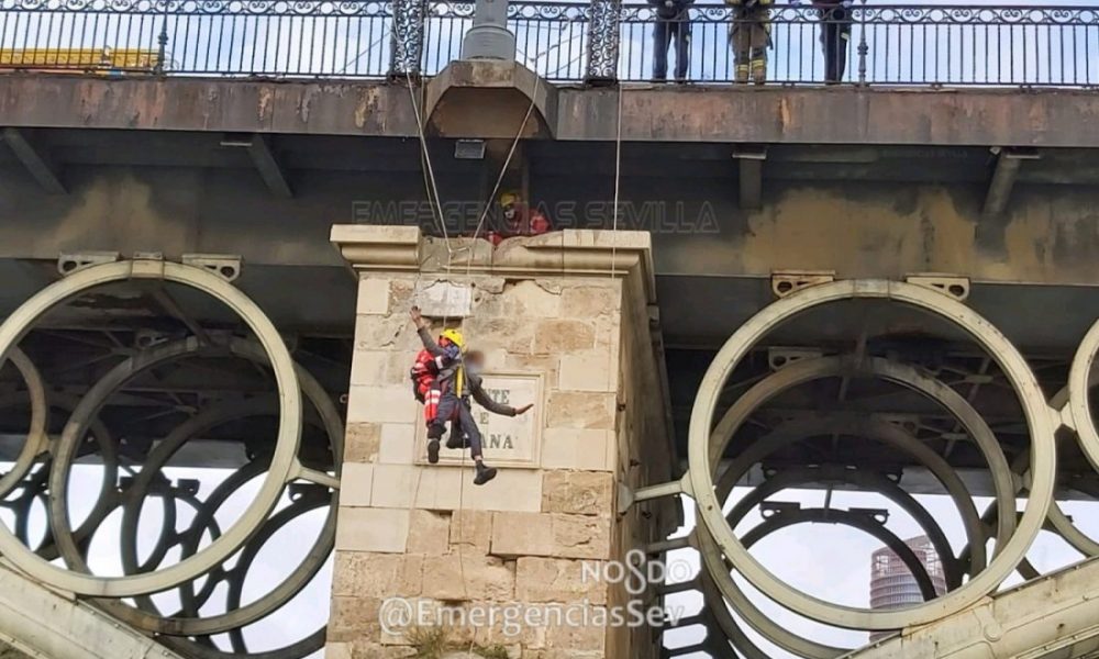 puente triana bomberos