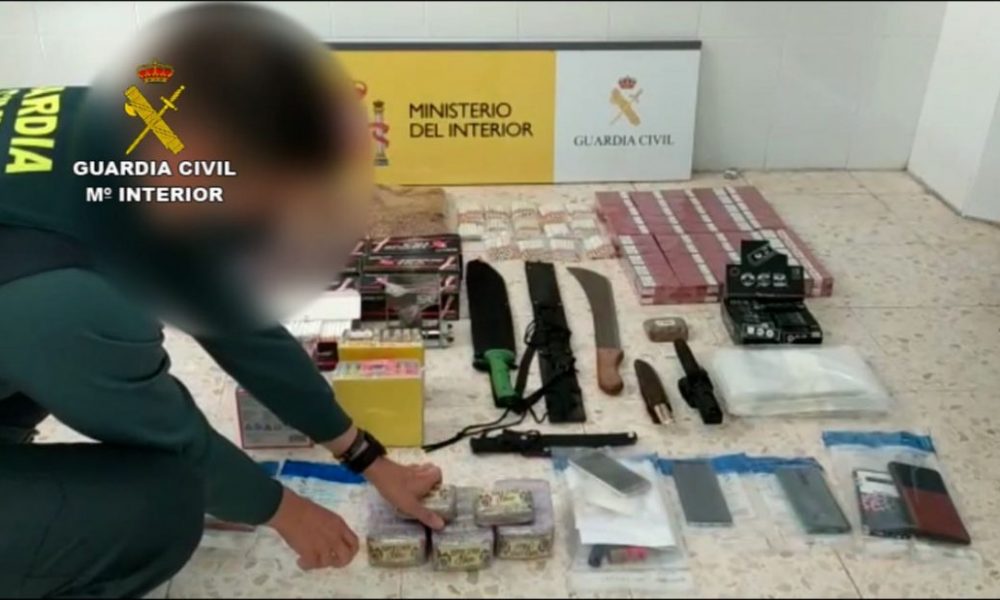 Tres detenidos y una persona investigada por contrabando de tabaco en Pilas