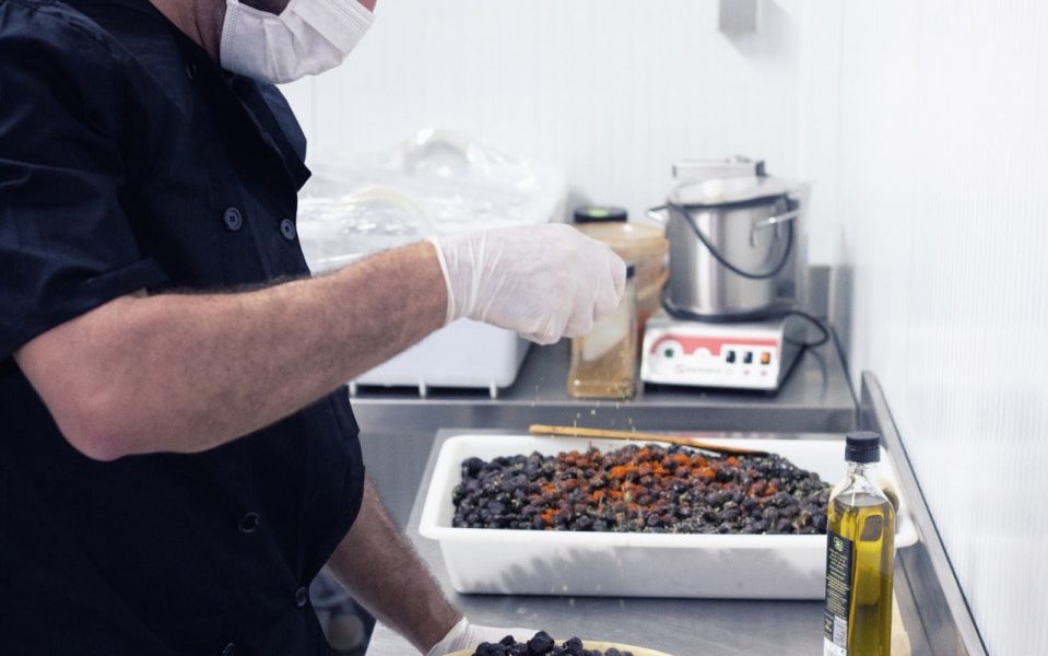 Aceitunas La Prieta comienza la conquista de Europa por Suiza y Dinamarca