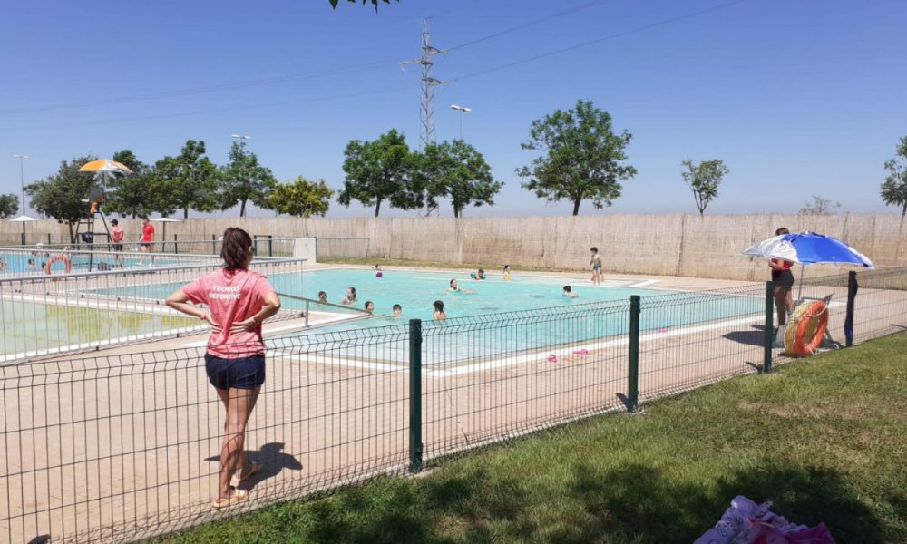piscina verano CARMONA