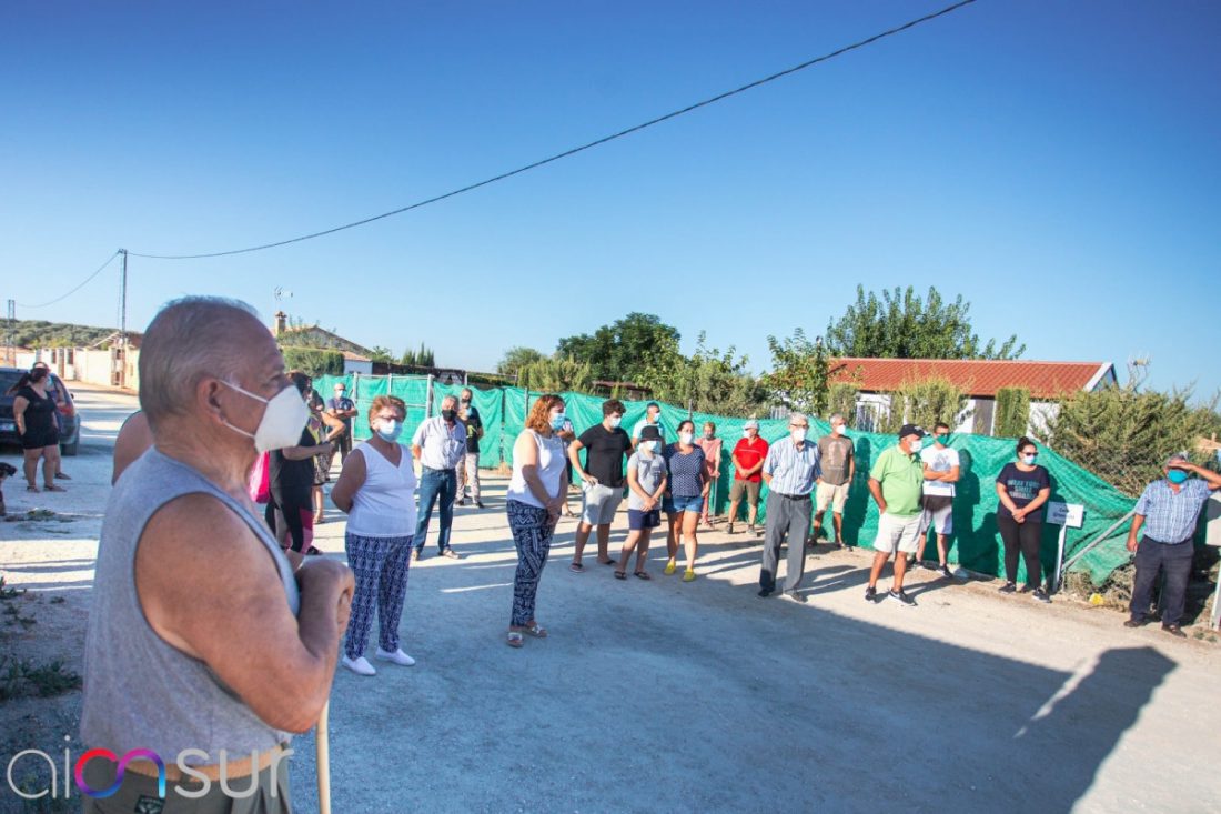 Endesa corta el suministro eléctrico a 64 familias que viven en una urbanización en situación irregular de Arahal