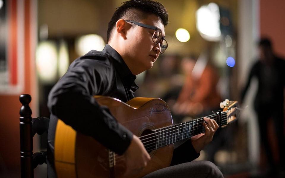 guitarrista chino 2