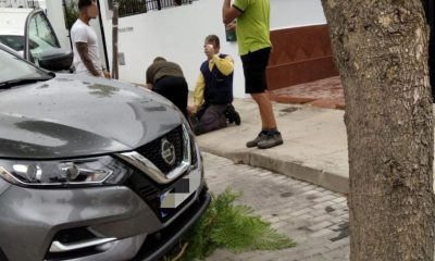 Atropella a dos menores en Osuna y se da a la fuga, siendo retenido por los vecinos