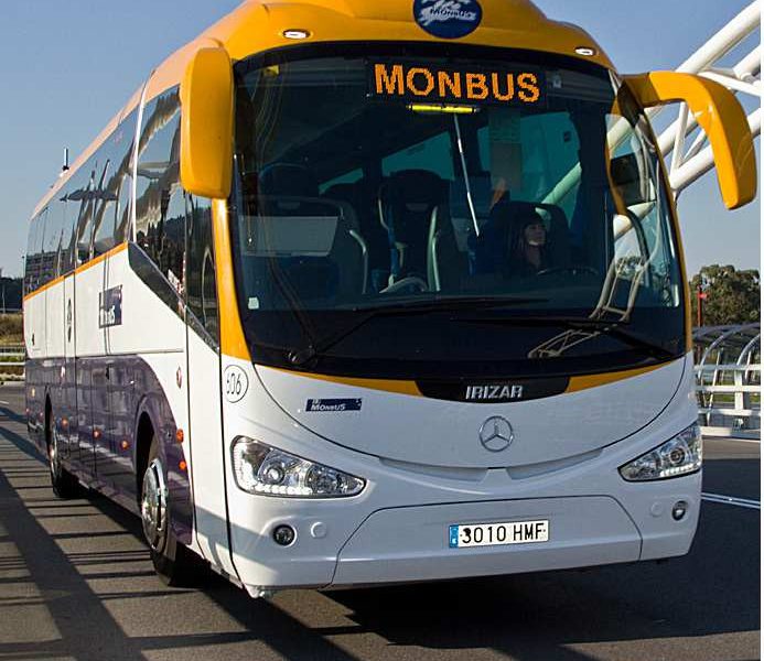 Usuarios de la línea de autobuses de Arahal a Sevilla se quejan de la deficiencias del servicio