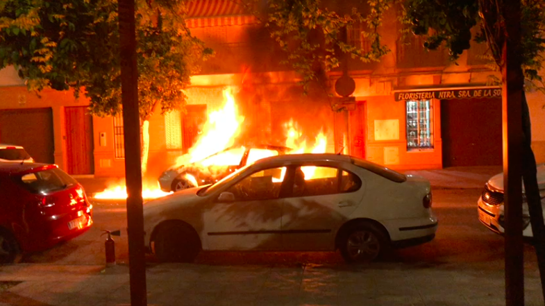 Detenido en Sevilla por quemar varios coches en su barrio