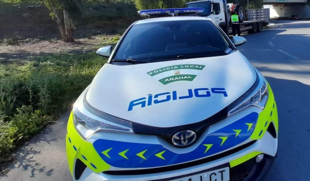 La Policía de Arahal intercepta a dos menores fugados de centros andando por la A-92