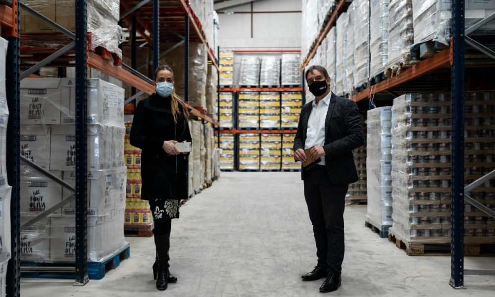 Jose Maria responsable de comunicacion de Banco de Alimentos de Sevilla y Carmen Fernandez madrina del reto