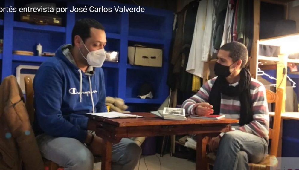 Raúl Cortes: "La literatura es fiel reflejo de la sociedad, hay gente que pierde el suelo para colocar su obra un centímetro más arriba"