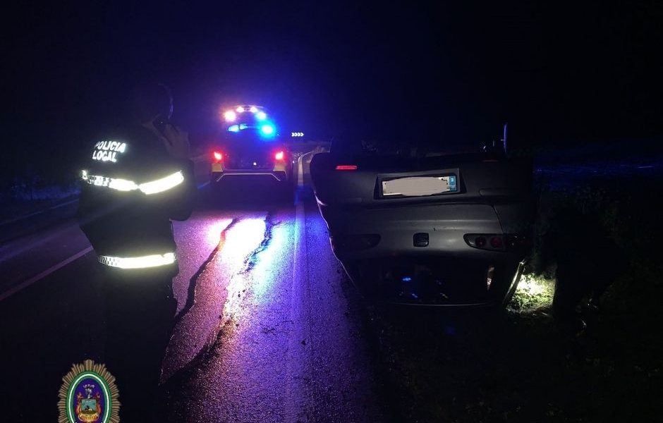 Accidente aparatoso pero sin heridos en la carretera de Carmona