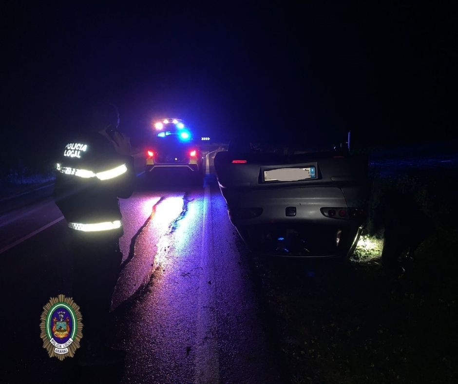 Accidente aparatoso pero sin heridos en la carretera de Carmona