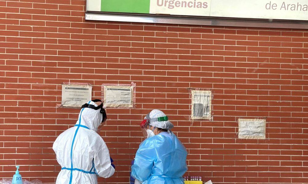 Arahal roza la tasa de incidencia de 1.000 contagios, que provocaría el cierre de establecimientos no esenciales