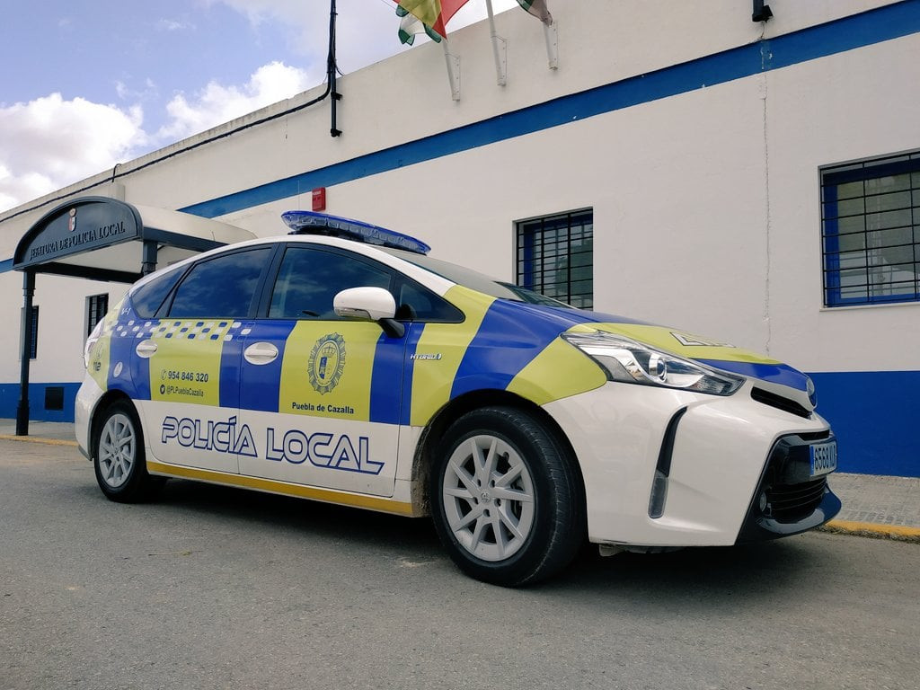 La Puebla de Cazalla convoca tres plazas de policía local para ampliar su plantilla