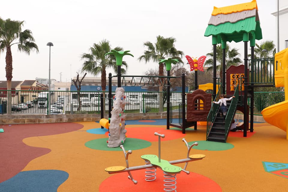 Más de 37.000 euros de inversión en el nuevo parque infantil de la barriada María Illanes en Arahal