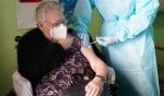 La campaña de vacunación en Arahal llega a los grandes dependientes