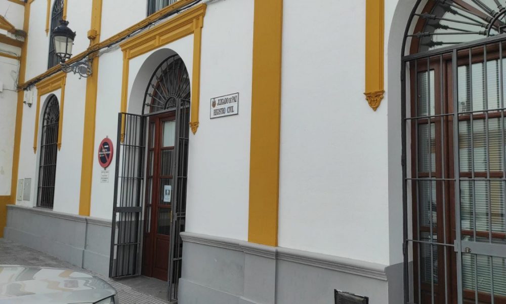 El PSOE de Arahal se abstiene ante la elección de juez de paz por considerar que no “debe corresponder al Pleno”