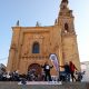 Un arahalense gana el trofeo Mototurismo Sevilla y se lo entregan en la plaza del Santo Cristo