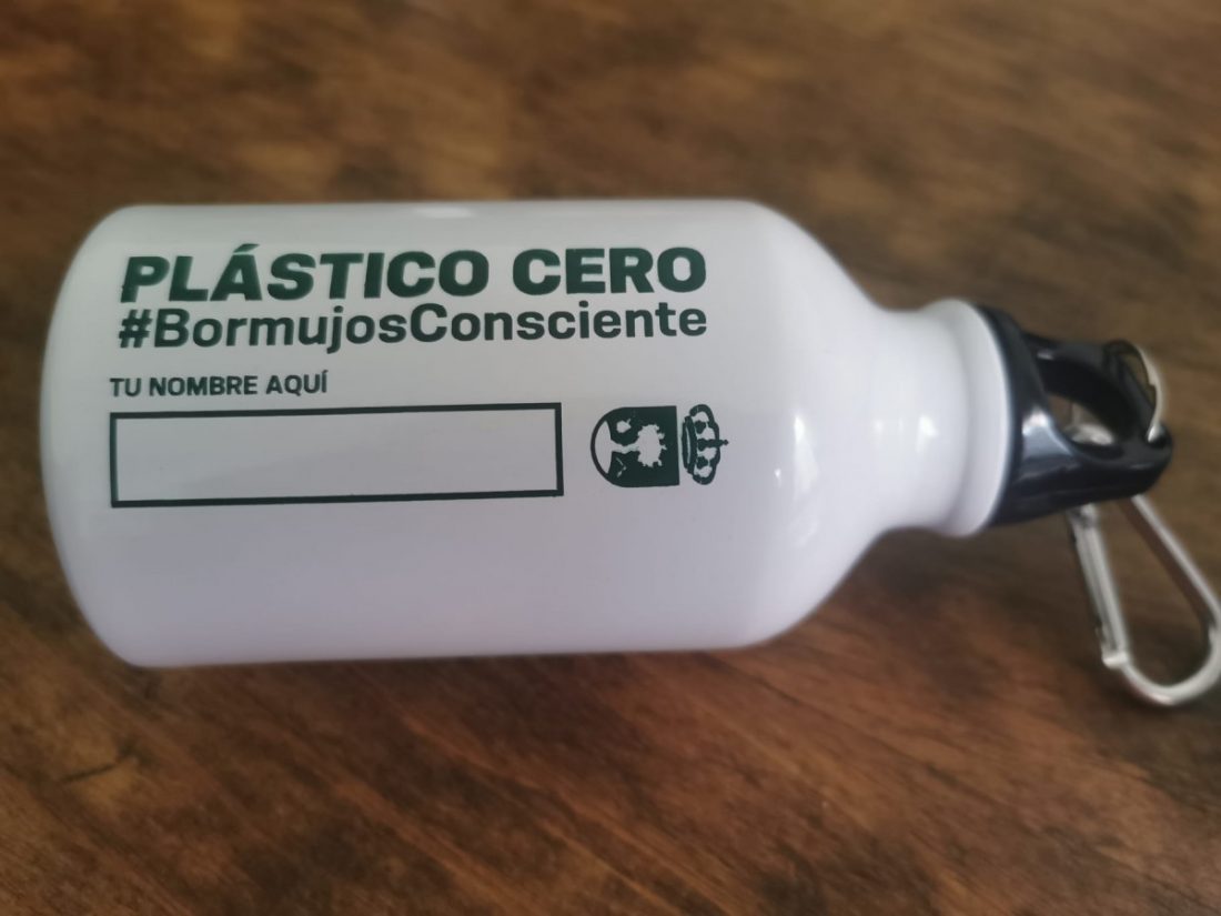 Botellas de aluminios sustituirán a los vasos desechables en el Ayuntamiento de Bormujos