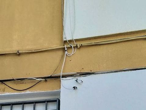 Roban el cableado de la instalación de aires acondicionados de una vivienda de Arahal