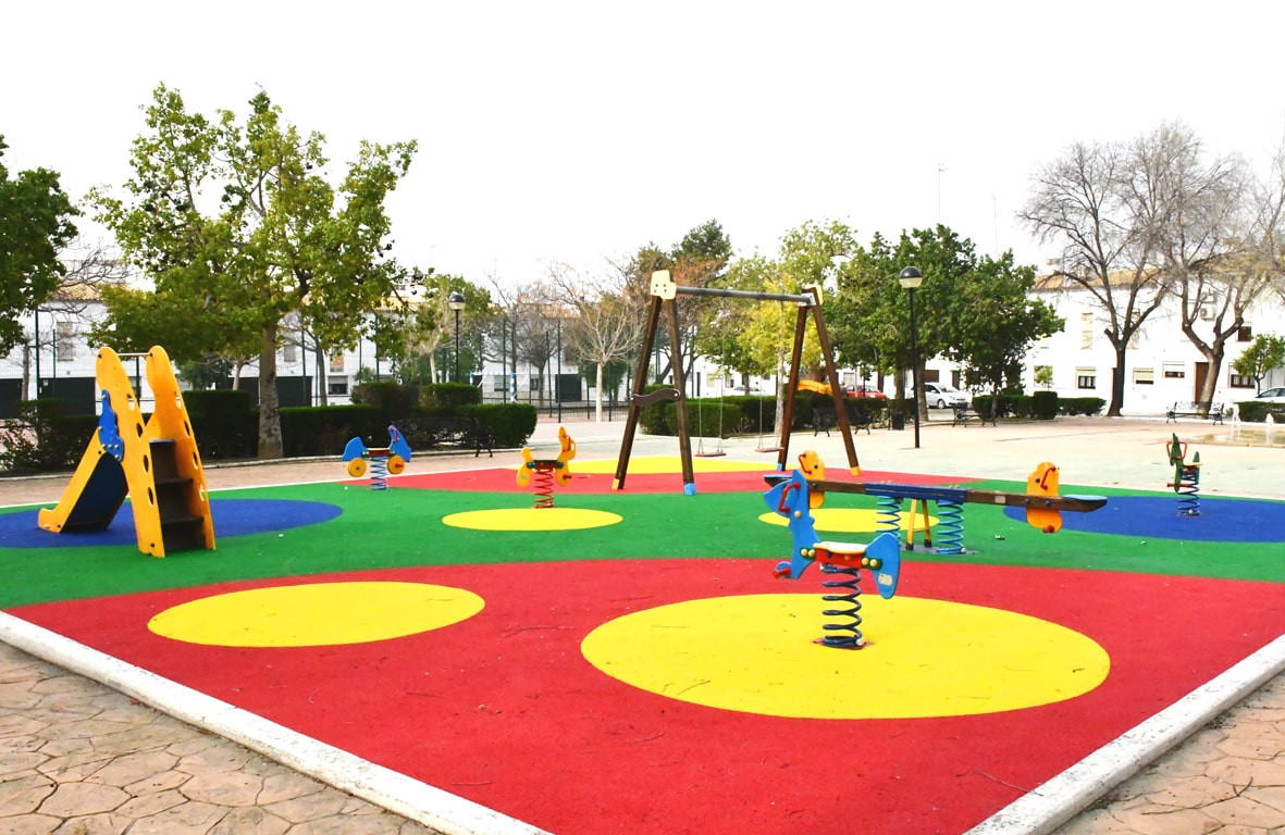 Osuna destina 10.000 euros a renovar un parque y construir uno nuevo