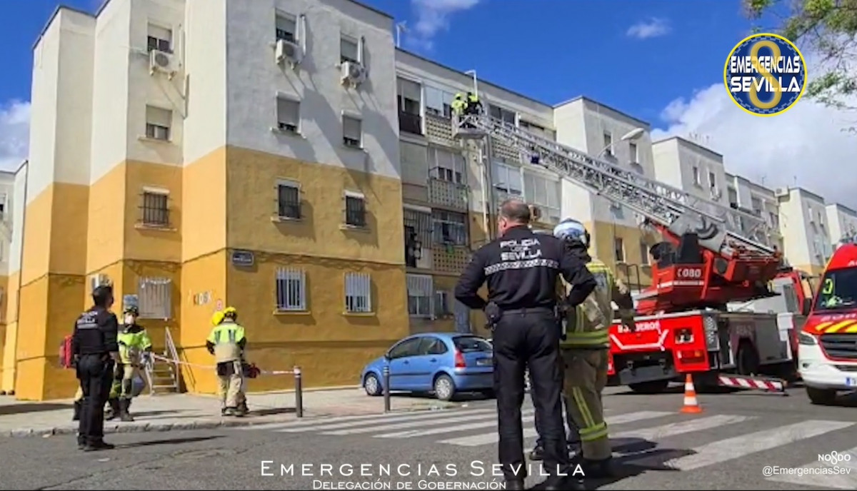 La policía busca a un varón "de unos 30 años" como presunto autor del atropello mortal anoche en Sevilla