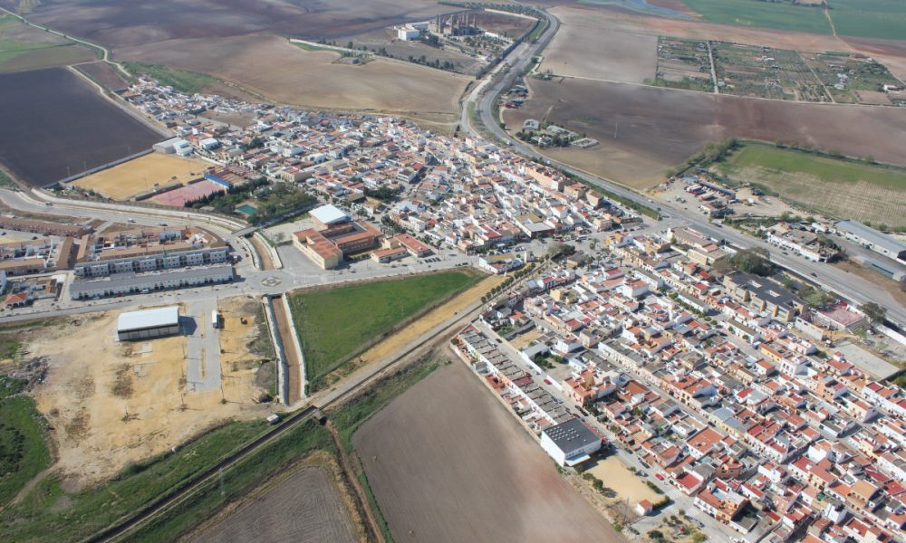 La Junta cierra la actividad no esencial en tres municipios sevillanos