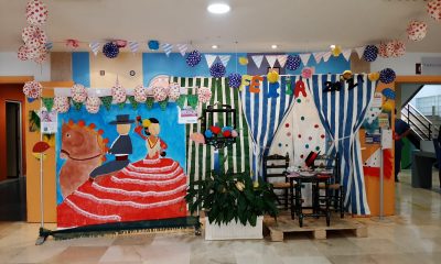 El hall del Hospital Infantil se viste de Feria de Abril para hacer disfrutar a los pequeños