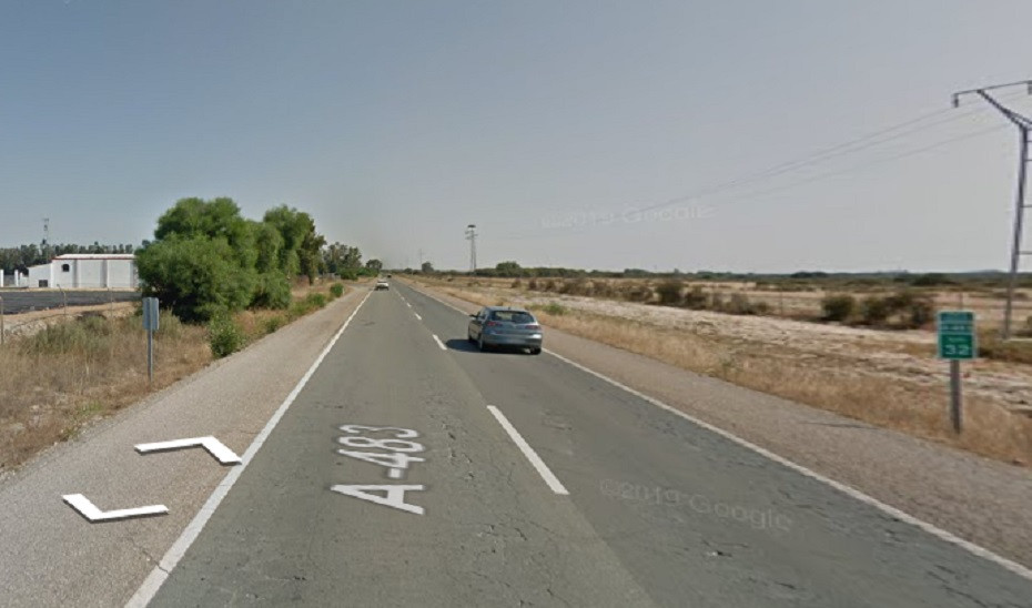 Cinco heridos en un accidente entre un autobús y un turismo en la carretera de Matalascañas